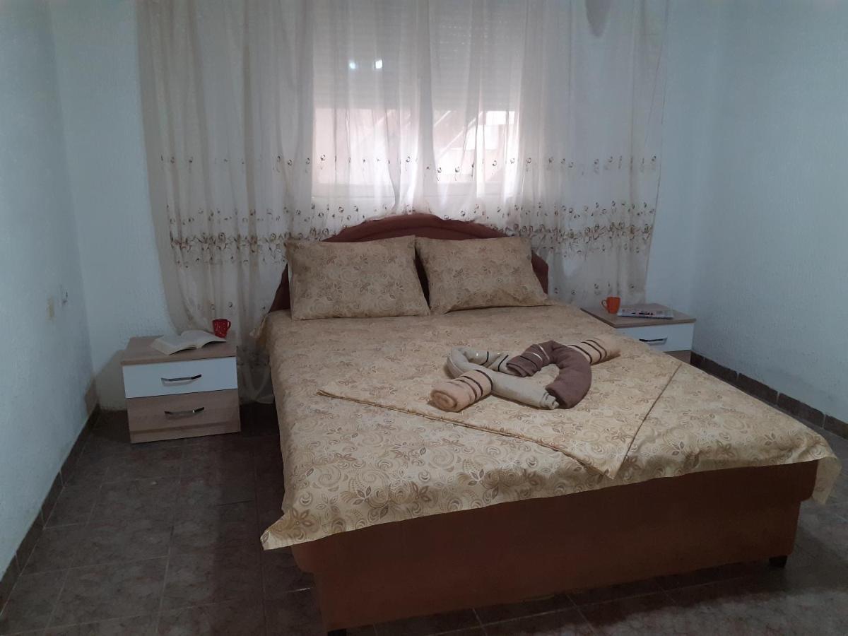 Studio-Apartman Milena 2 بودغوريتْسا المظهر الخارجي الصورة